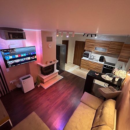 2-Bedroom, 2-Bathroom With Fireplace And Garden At Winslow Infinity バンスコ エクステリア 写真