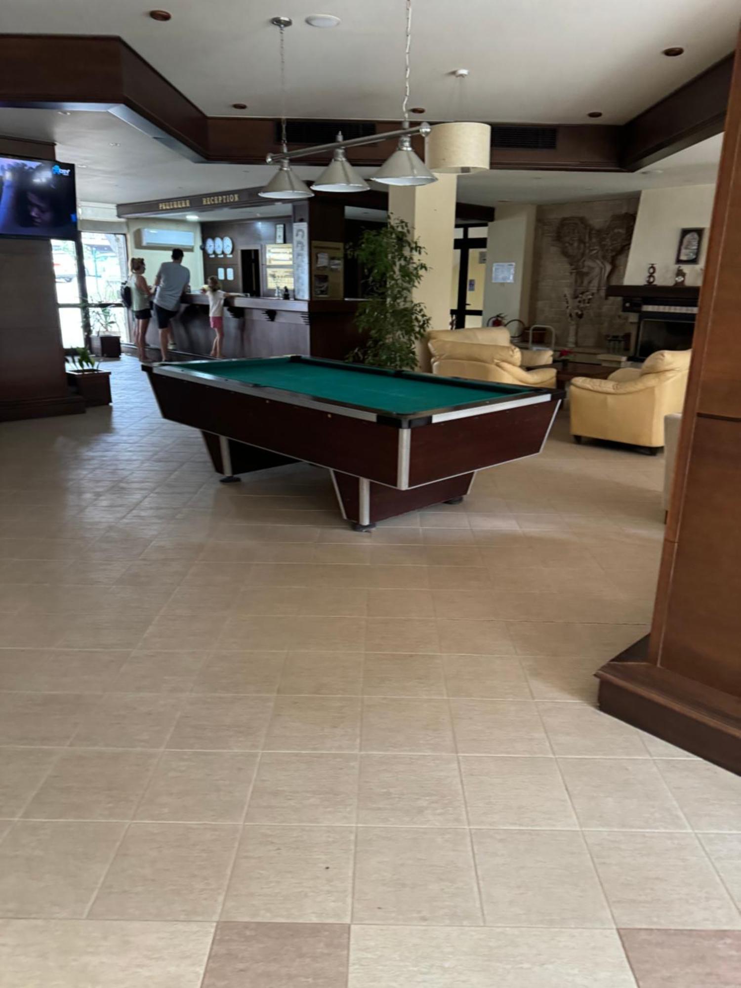 2-Bedroom, 2-Bathroom With Fireplace And Garden At Winslow Infinity バンスコ エクステリア 写真