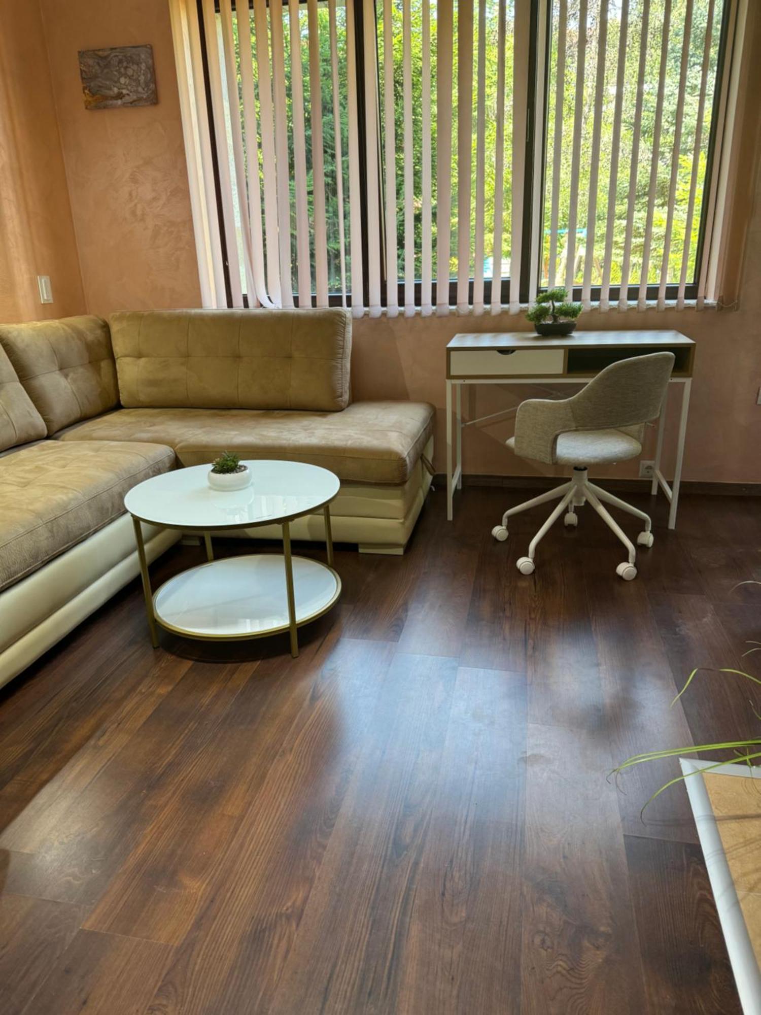 2-Bedroom, 2-Bathroom With Fireplace And Garden At Winslow Infinity バンスコ エクステリア 写真