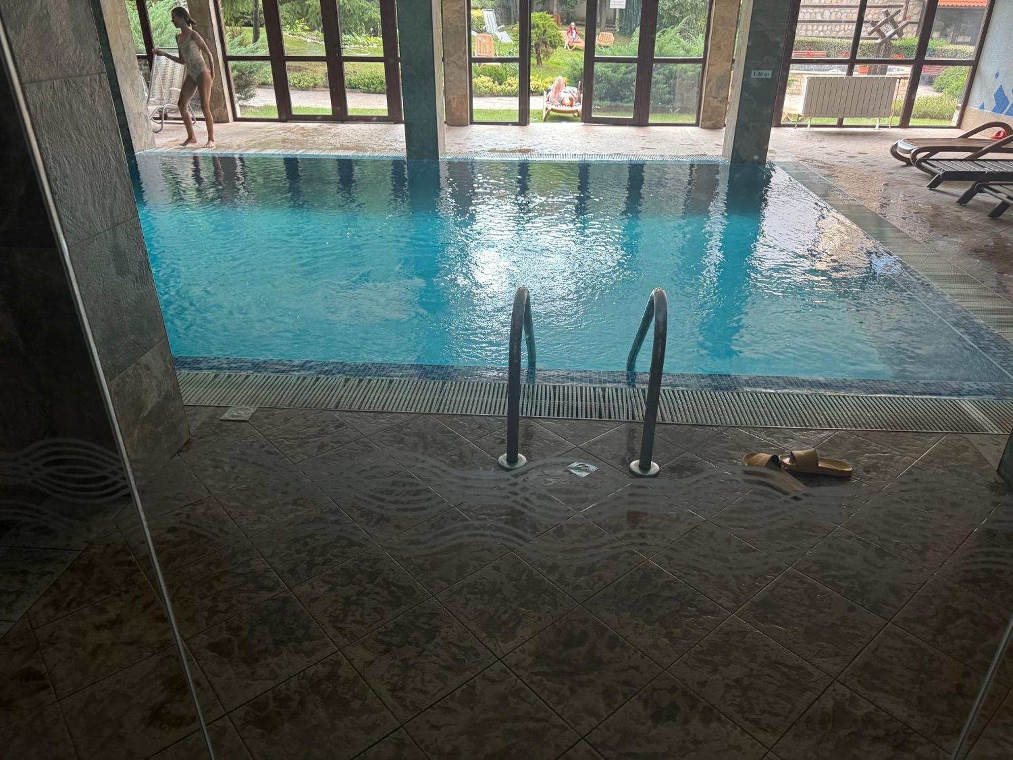 2-Bedroom, 2-Bathroom With Fireplace And Garden At Winslow Infinity バンスコ エクステリア 写真