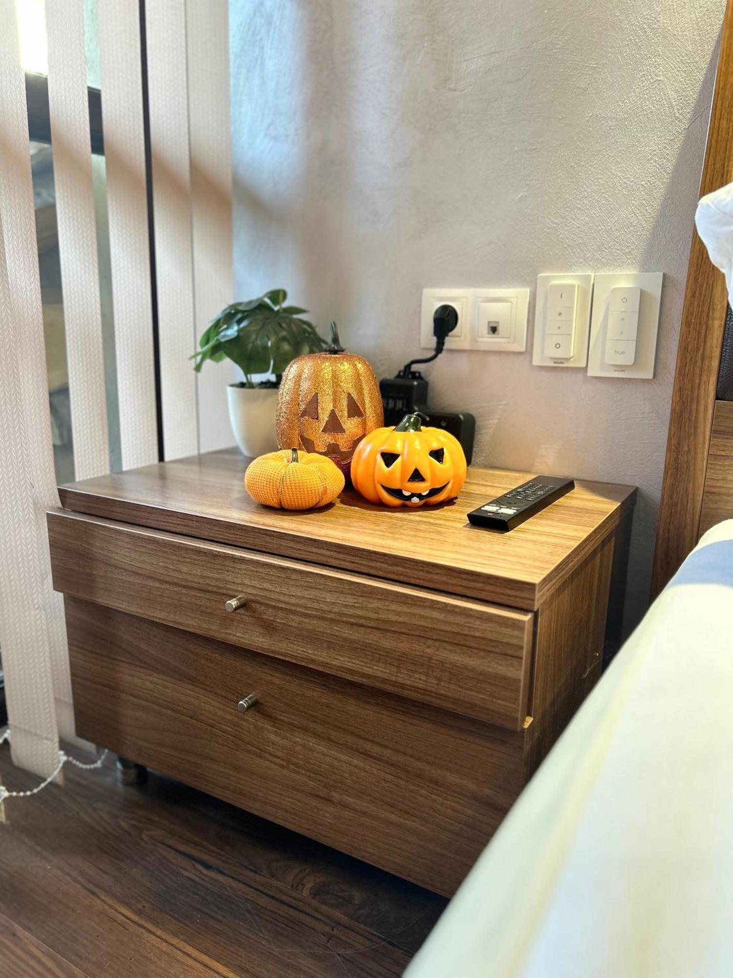 2-Bedroom, 2-Bathroom With Fireplace And Garden At Winslow Infinity バンスコ エクステリア 写真